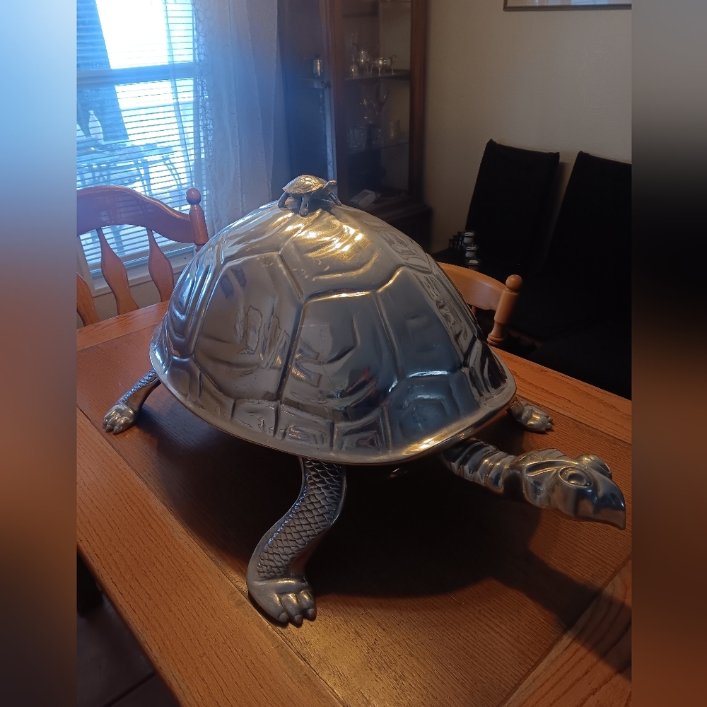 BRUCE FOX Aluminum Turtle Serving Board